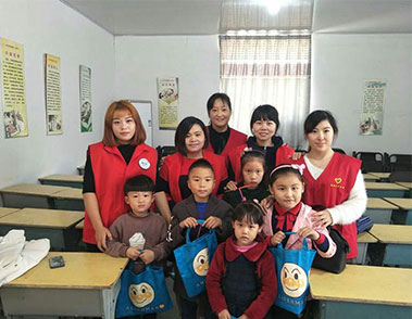 公司新居民員工子女免費學(xué)習國學(xué)文化